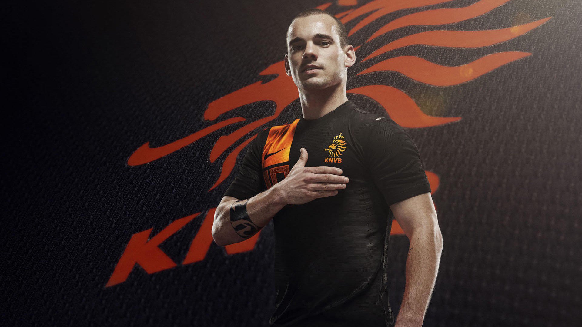 男子橄榄球收视与门票仍占主导，男子橄榄球队