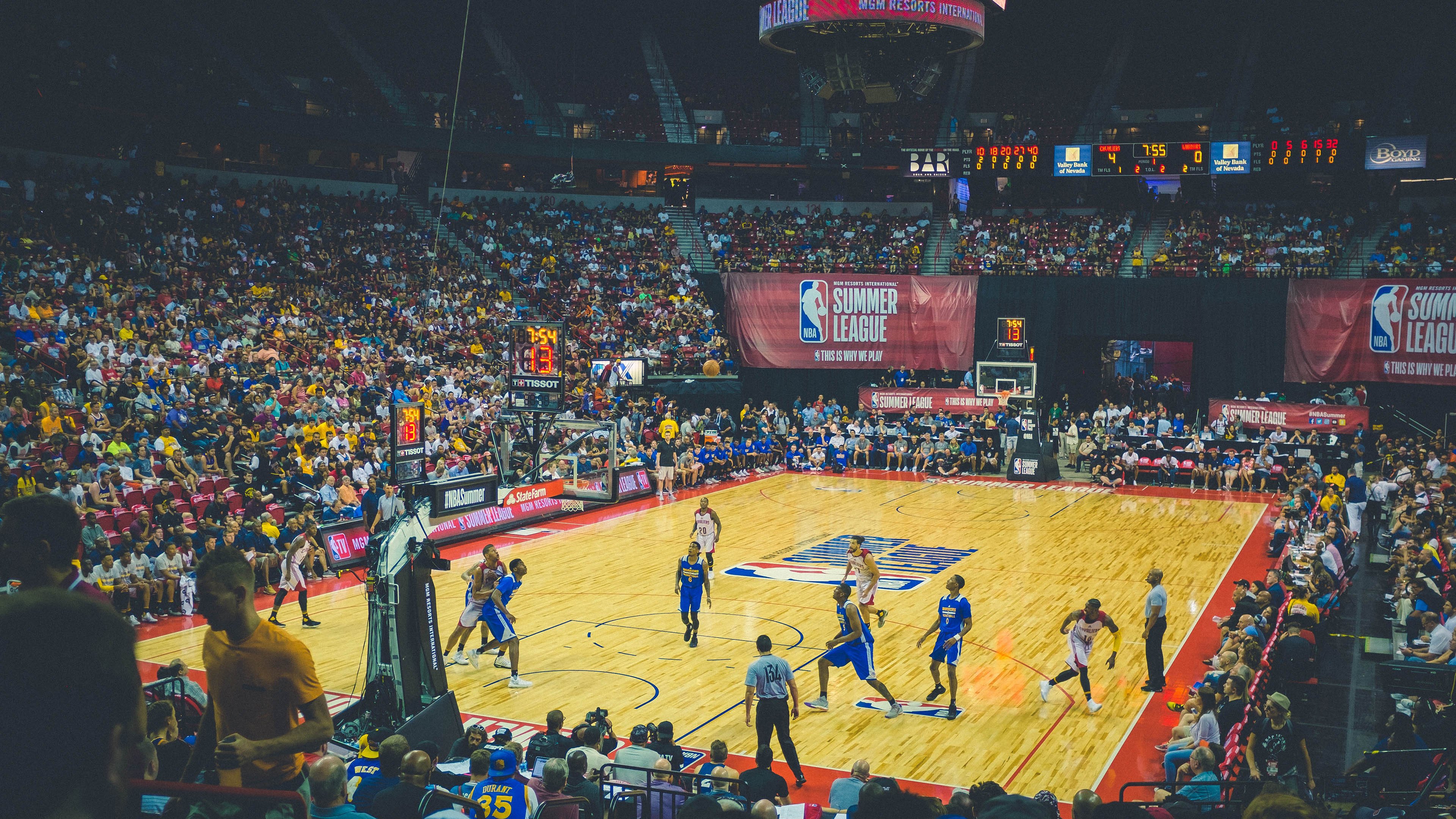 职业联赛季前训练营开放球迷参观提升粉丝参与感,职业联赛的要求